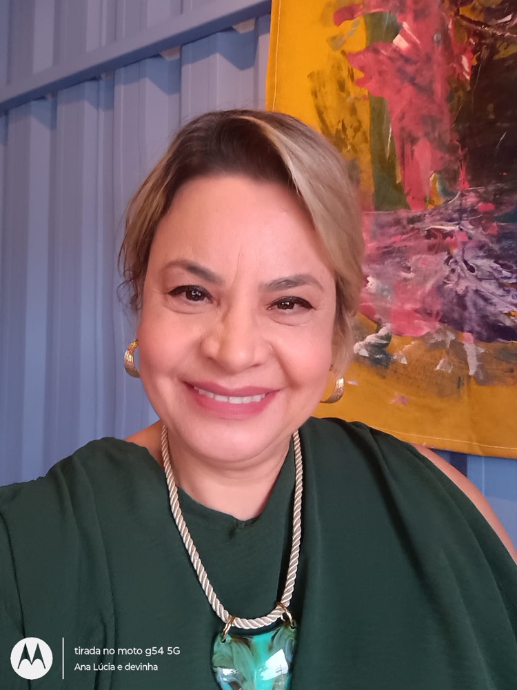Ana Lúcia Coelho — Instituto Preparatório para Professores